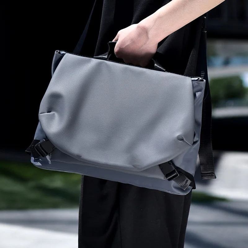 Guangzhou Fuliya Industry Co.,Ltd C-81179 Men's casual shoulder/crossbody bag, water-resistant, large capacity, front magnetic pocket, back zipper pocket, and non-slip shoulder pad - for commuting, business trips, and travel.