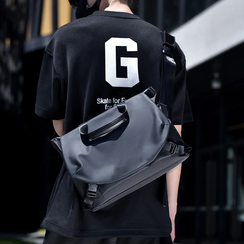 Guangzhou Fuliya Industry Co.,Ltd C-81179 Men's casual shoulder/crossbody bag, water-resistant, large capacity, front magnetic pocket, back zipper pocket, and non-slip shoulder pad - for commuting, business trips, and travel.