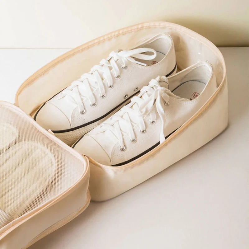 Guangzhou Fuliya Industry Co.,Ltd C-81204  2-layer large-capacity shoe bag, water-repellent twill fabric, partial mesh ventilation, back pocket for small essentials, luggage sleeve - for travel and storage.