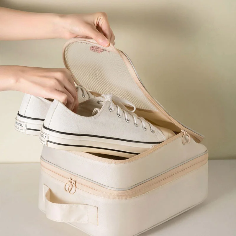 Guangzhou Fuliya Industry Co.,Ltd C-81204  2-layer large-capacity shoe bag, water-repellent twill fabric, partial mesh ventilation, back pocket for small essentials, luggage sleeve - for travel and storage.