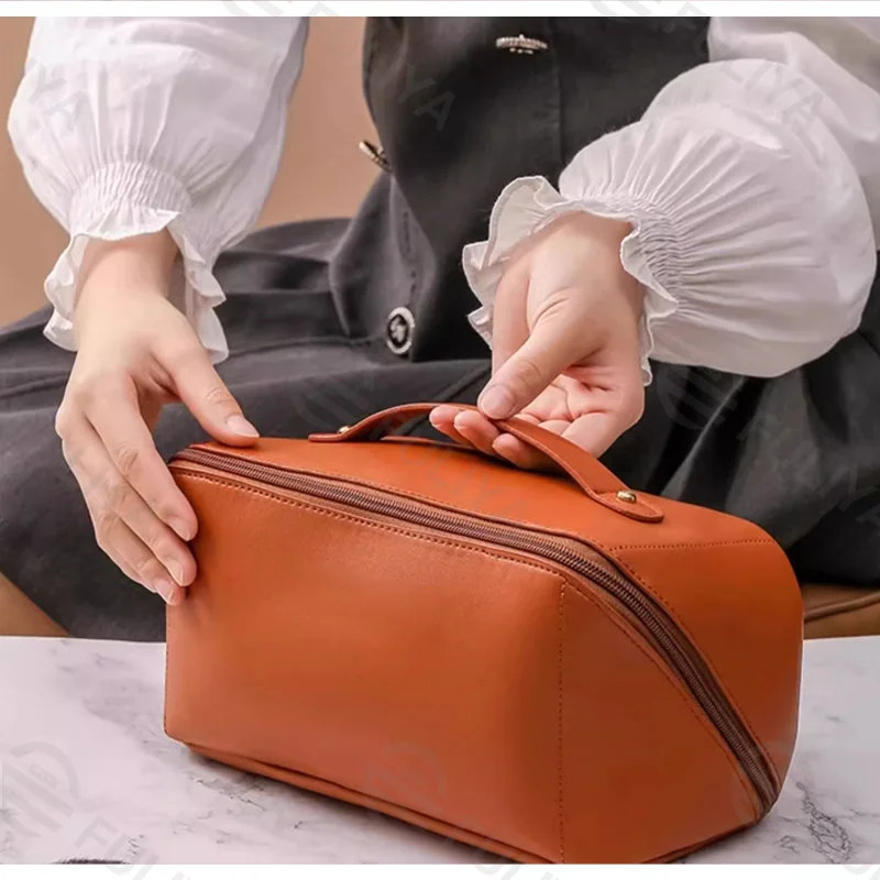 Guangzhou Fuliya Industry Co.,Ltd C-81221 PU leather makeup bag, water-resistant fabric, large capacity with compartments, reinforced handle and smooth zipper - portable for travel and daily use.