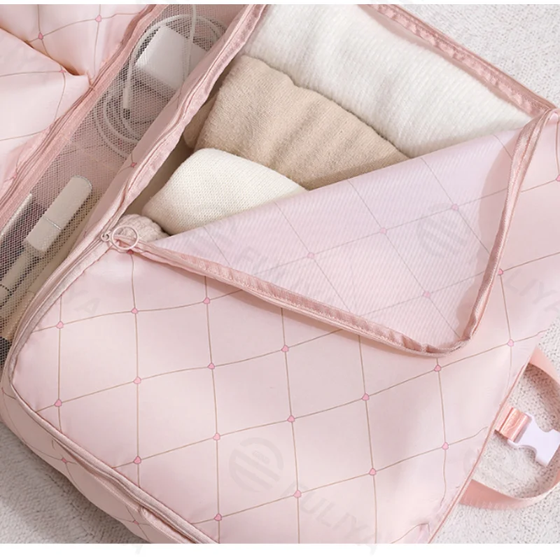 Guangzhou Fuliya Industry Co.,Ltd C-81253 Portable 7-in-1 travel organizer hanging bag, large capacity with multi-compartments, hanging or carrying, see-through mesh pocket, smooth zipper, top handle, washable, quick-fold - for travel and business trips.