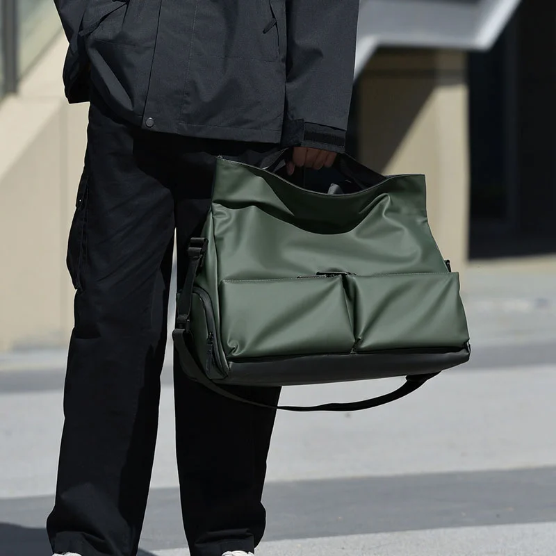 Guangzhou Fuliya Industry Co.,Ltd C-81275 Short-trip gym travel bag, water-resistant and wear-resistant, expands 30L→40L, shoe compartment, wet/dry pocket, multi-compartments, and back luggage pocket - for travel, fitness, and daily use.