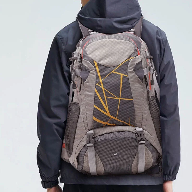 Guangzhou Fuliya Industry Co.,Ltd C-81342 Water-repellent tear-resistant nylon, S-shaped straps, breathable shoe compartment, rain cover, multiple pockets - for trekking, climbing, camping.