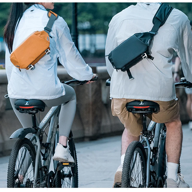 Guangzhou Fuliya Industry Co.,Ltd C-81354 This multi-functional shoulder bag features hand/shoulder carry, an adjustable shoulder pad, a semi-open compartment, and a bottom strap - ideal for commuting, outdoor, and daily use.