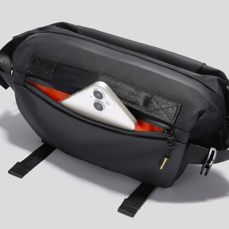 Guangzhou Fuliya Industry Co.,Ltd C-81354 This multi-functional shoulder bag features hand/shoulder carry, an adjustable shoulder pad, a semi-open compartment, and a bottom strap - ideal for commuting, outdoor, and daily use.