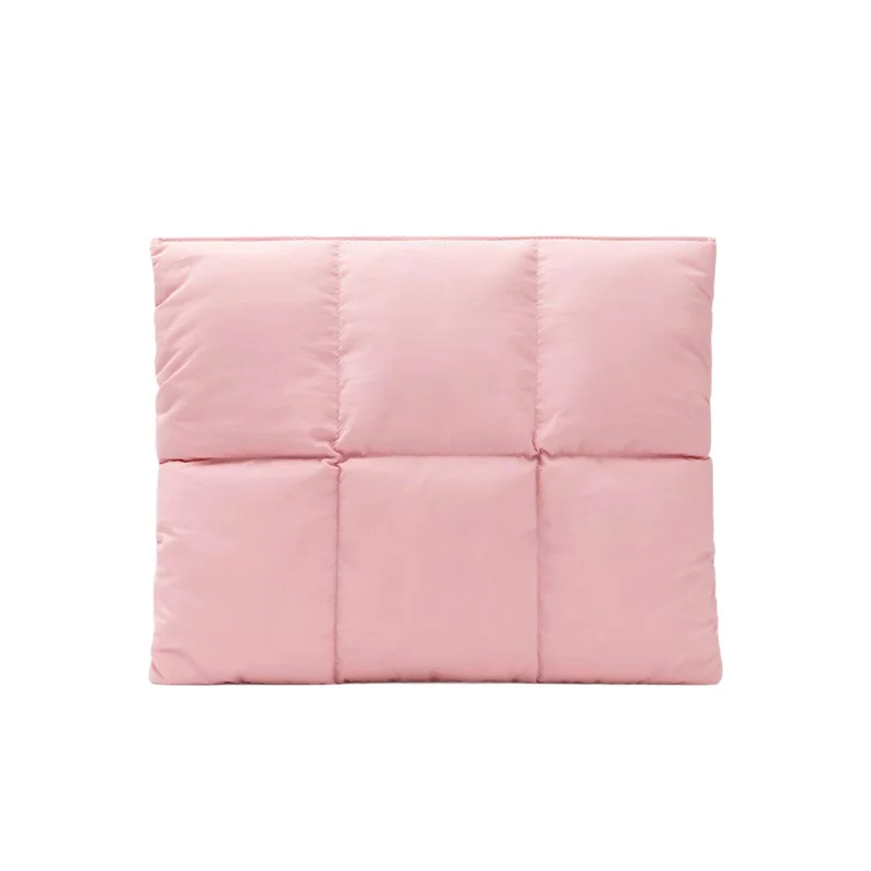 Guangzhou Fuliya Industry Co.,Ltd C-81437 This magnetic ultra-thin laptop sleeve is waterproof, puffy but not bulky, fits 14″ laptops, and is great for daily carry.