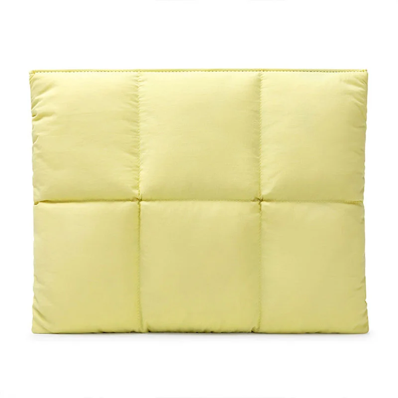 Guangzhou Fuliya Industry Co.,Ltd C-81437 This magnetic ultra-thin laptop sleeve is waterproof, puffy but not bulky, fits 14″ laptops, and is great for daily carry.